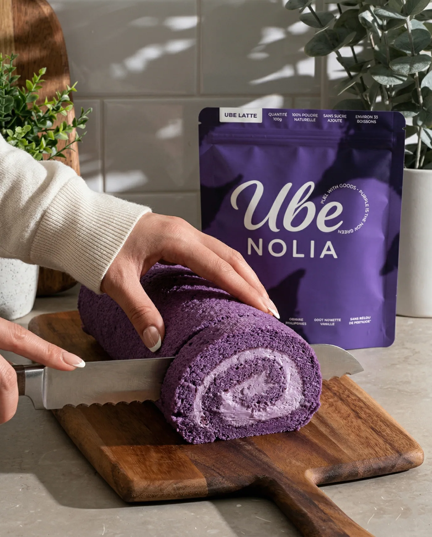 Ube Rulltårta: Mjuk lila Chiffon Swiss Roll